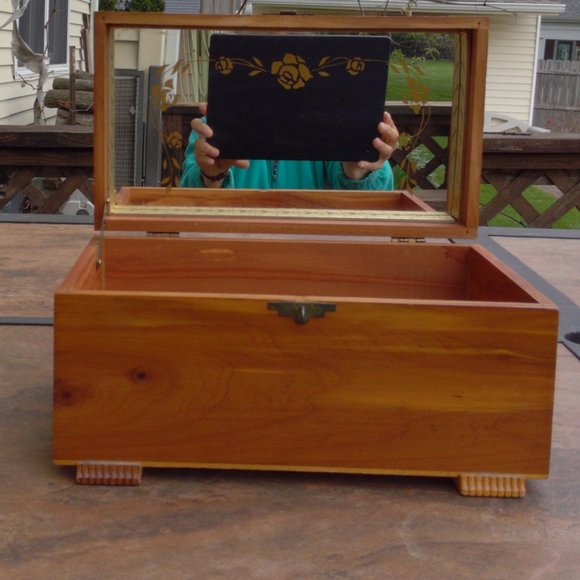 Vintage Wooden Dresser Box - Picture 4 of 8